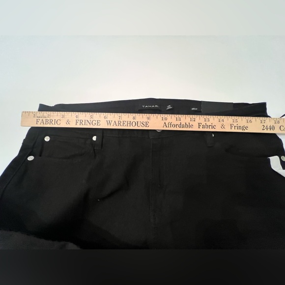 TAHARI KELLY WOMEN’S RAYON DENIM MID-RISE SKINNY JEANS. SIZE 16 W.  BLACK - Picture 3 of 7